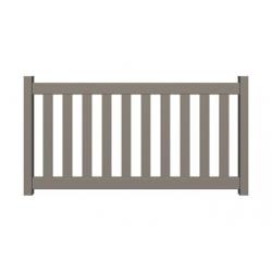 Packshot clôture ajourée à barreaux avec des barreaux verticaux