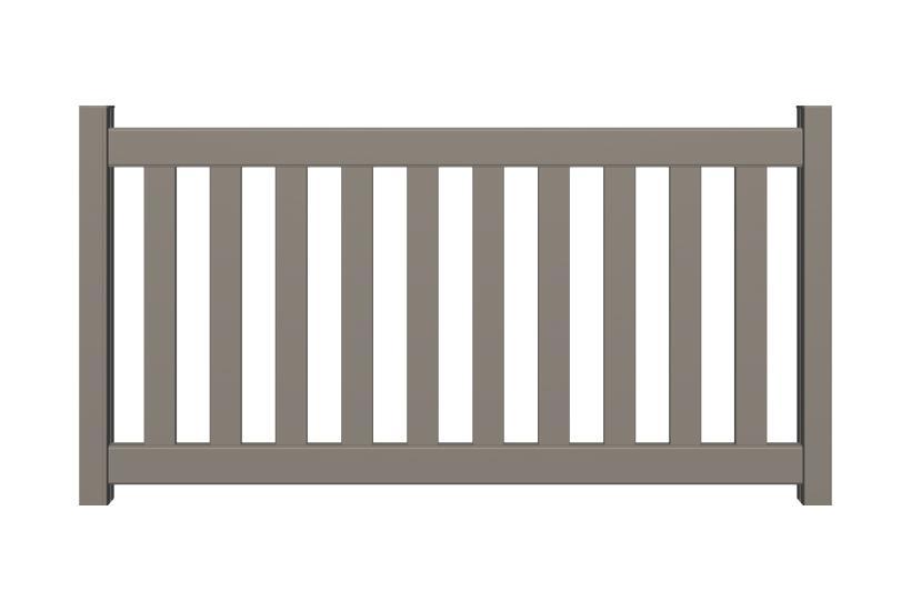 Packshot clôture ajourée à barreaux avec des barreaux verticaux